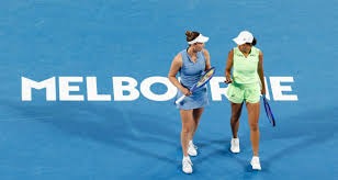 田径——南京室内世锦赛：女子三级跳远颁奖仪式举行