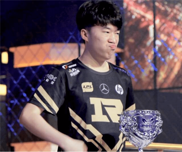 多游泳爱好 多游泳爱好